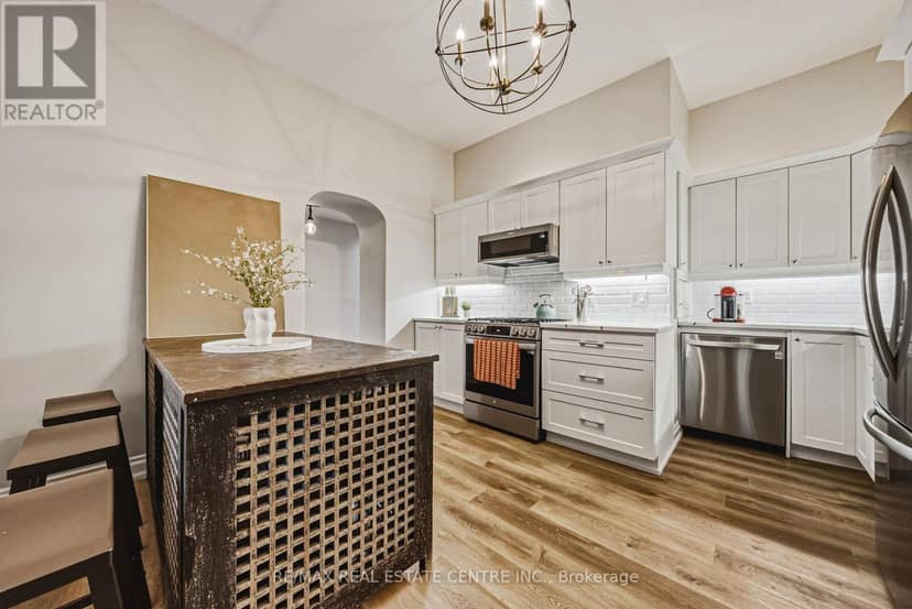 75 Pollock Avenue — photo 11 of 40