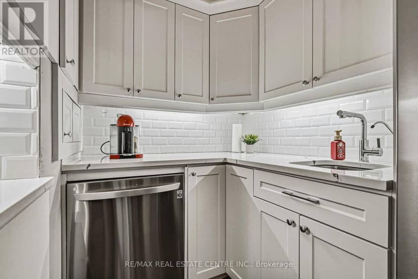 75 Pollock Avenue — photo 13 of 40