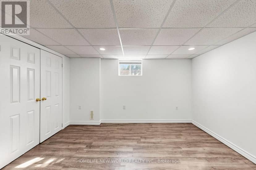 65 Walter Avenue — photo 33 of 40