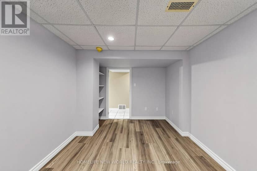 65 Walter Avenue — photo 35 of 40