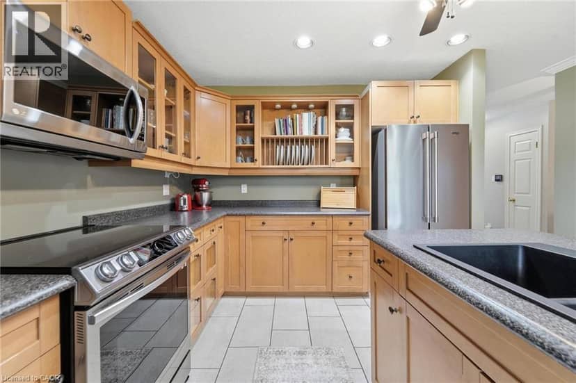 15 SHEPHARD Place — photo 13 of 40