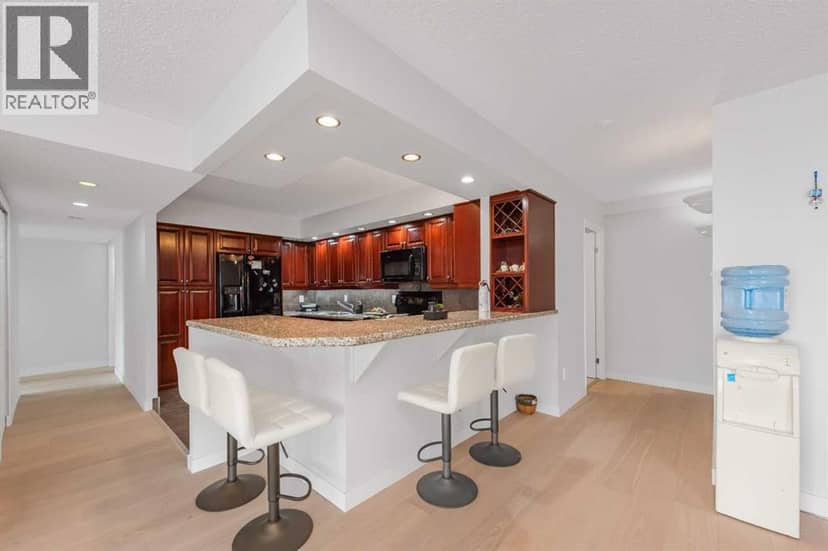1502, 1100 8 Avenue SW — photo 12 of 37