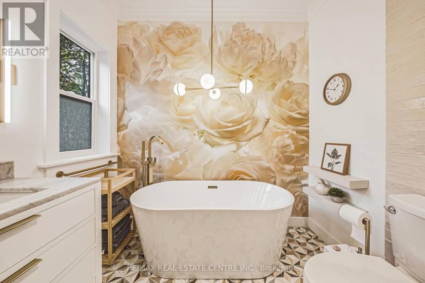 103 Courtney Street — photo 23 of 40