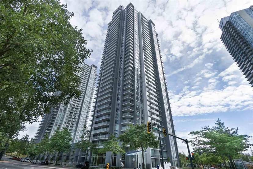 2001 13696 100 AVENUE, Surrey