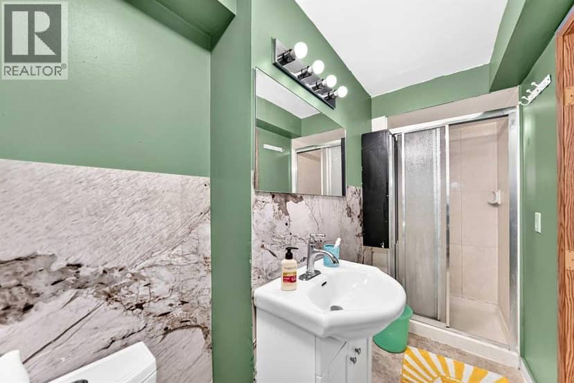 5447 RUNDLEVIEW Road NE — photo 35 of 40