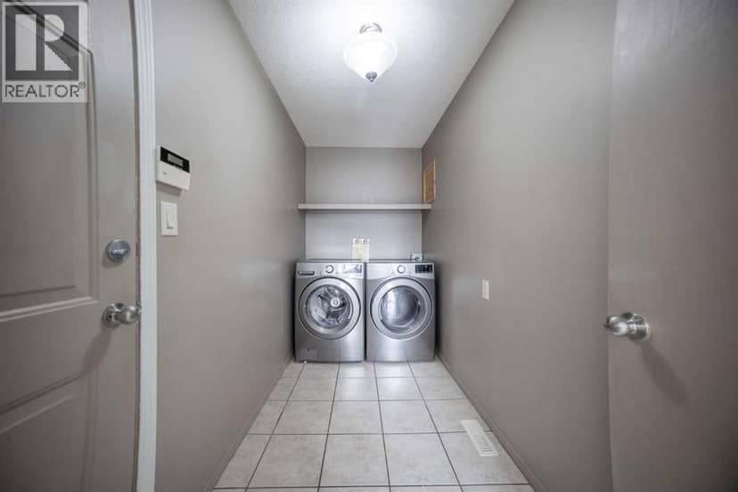 27 Escott Close — photo 17 of 27