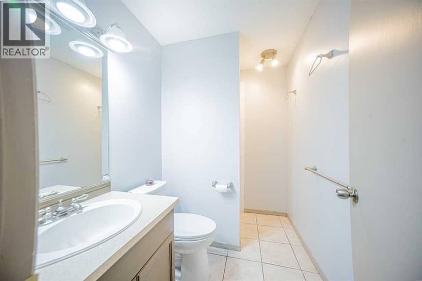 27 Escott Close — photo 16 of 27