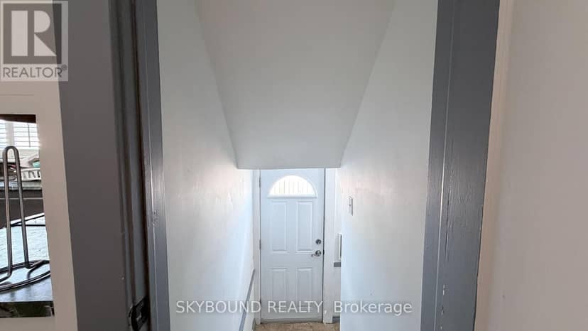 5113 St Lawrence Avenue — photo 15 of 32
