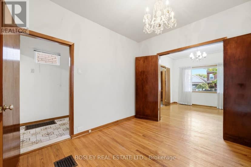 44 Conway Avenue — photo 10 of 40
