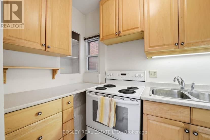 44 Conway Avenue — photo 15 of 40