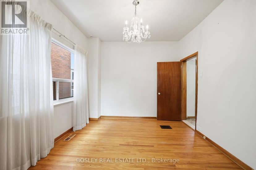 44 Conway Avenue — photo 9 of 40