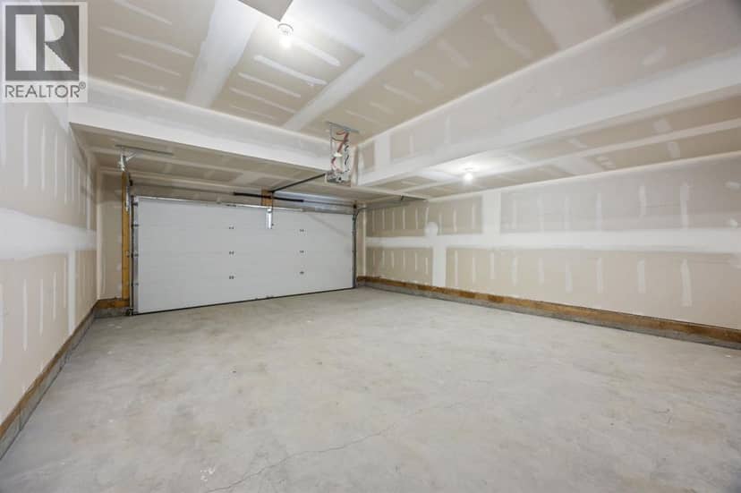 116 Greenwich Drive NW — photo 9 of 40