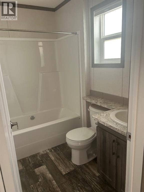 2046 Sunflower Crescent — photo 35 of 38