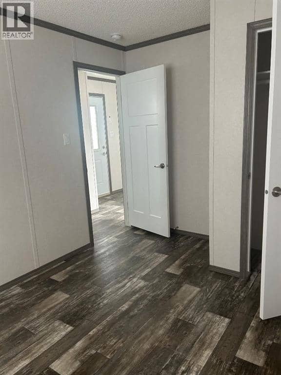 2046 Sunflower Crescent — photo 34 of 38