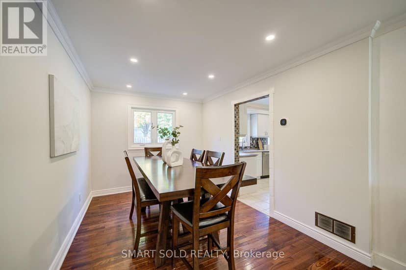 24 Hamilton Hall Drive — photo 10 of 32