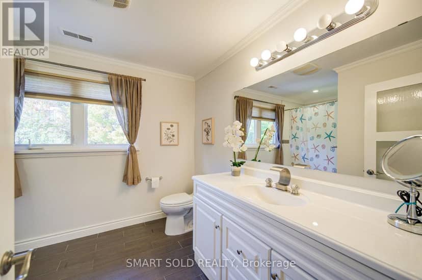 24 Hamilton Hall Drive — photo 19 of 32