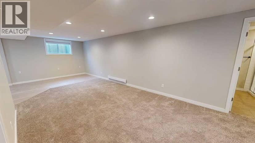 49 Sunhurst Crescent SE — photo 17 of 37