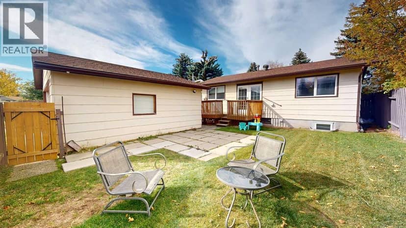 49 Sunhurst Crescent SE — photo 33 of 37