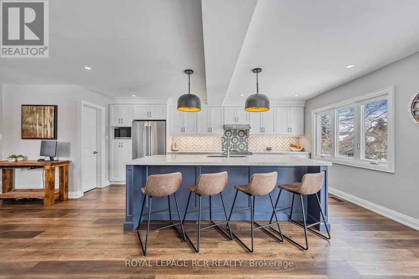 18 Peter Street, Amaranth, photo 2