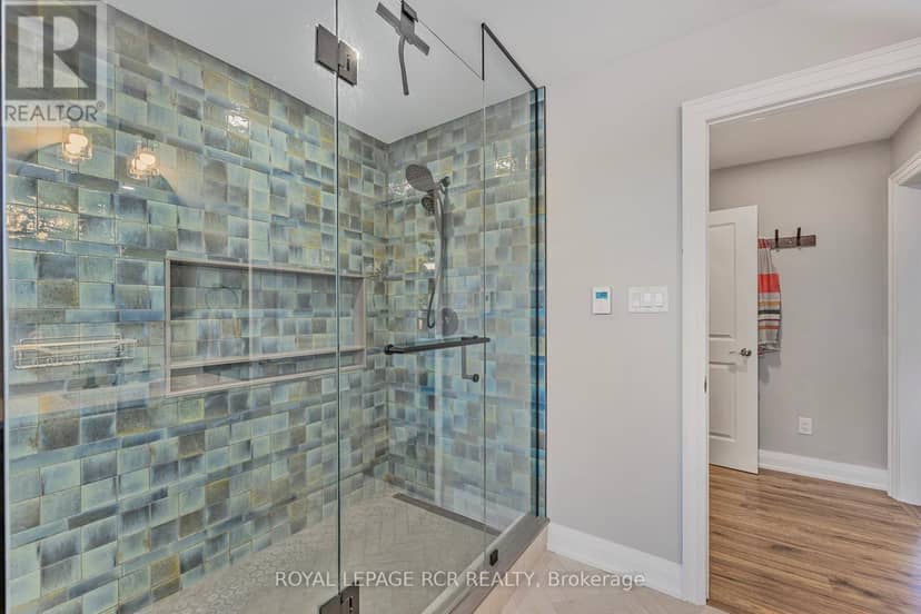 18 Peter Street — photo 28 of 40