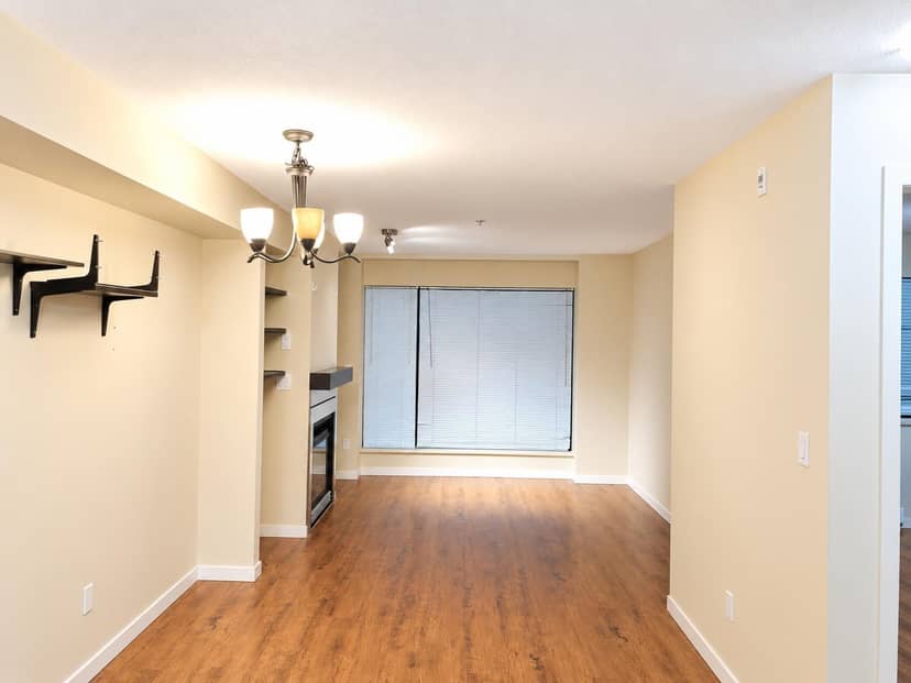 3F 10866 CITY PARKWAY, Surrey, photo 3