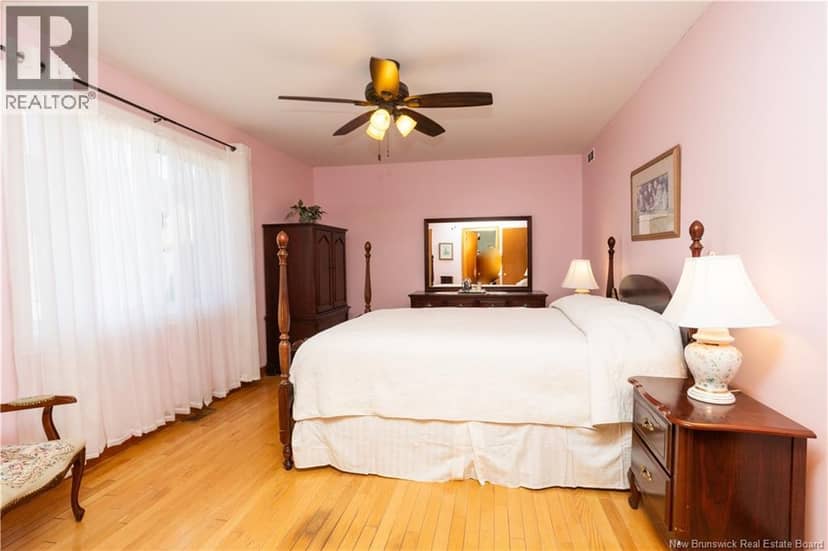 15 Talisman Crescent — photo 19 of 40