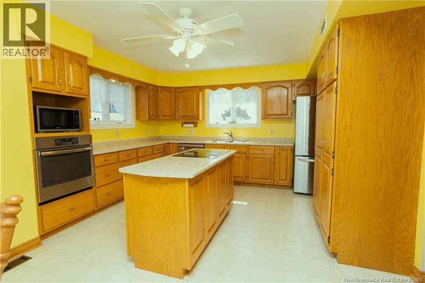 15 Talisman Crescent — photo 9 of 40