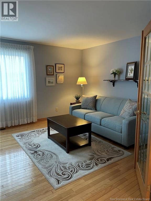15 Talisman Crescent — photo 16 of 40