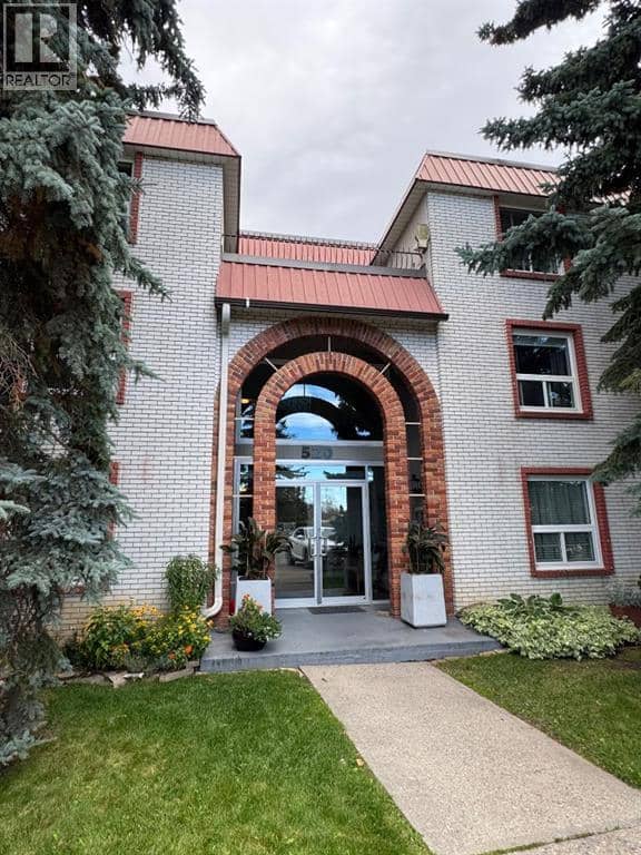 202, 520 Cedar Crescent SW, Calgary