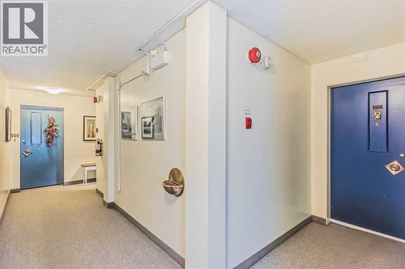 202, 520 Cedar Crescent SW — photo 10 of 40