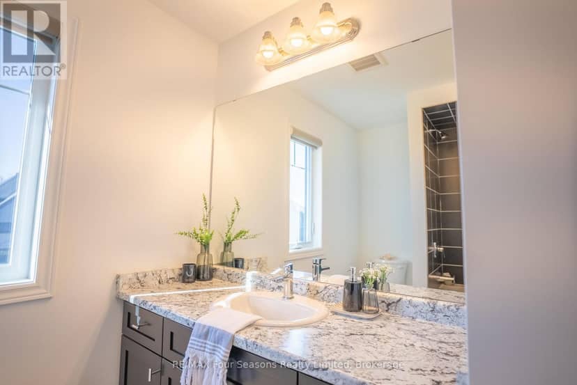 33 Kerr Street — photo 18 of 27