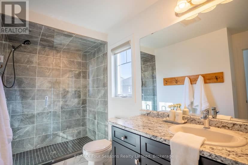 33 Kerr Street — photo 24 of 27