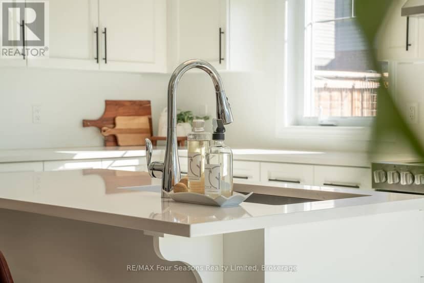 33 Kerr Street — photo 7 of 27