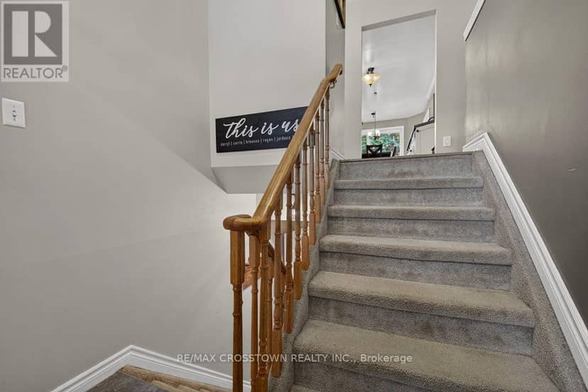 29 Brennan Avenue, Barrie, photo 2