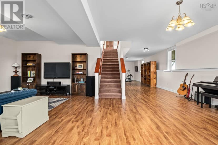 21 Leo Lane — photo 24 of 40
