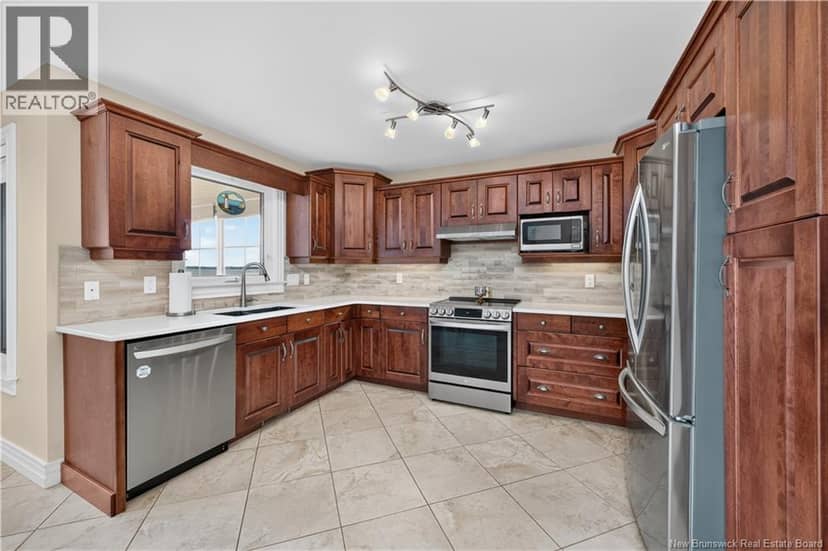 3 Helene Road — photo 14 of 40
