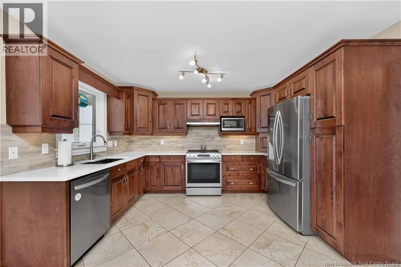 3 Helene Road — photo 15 of 40