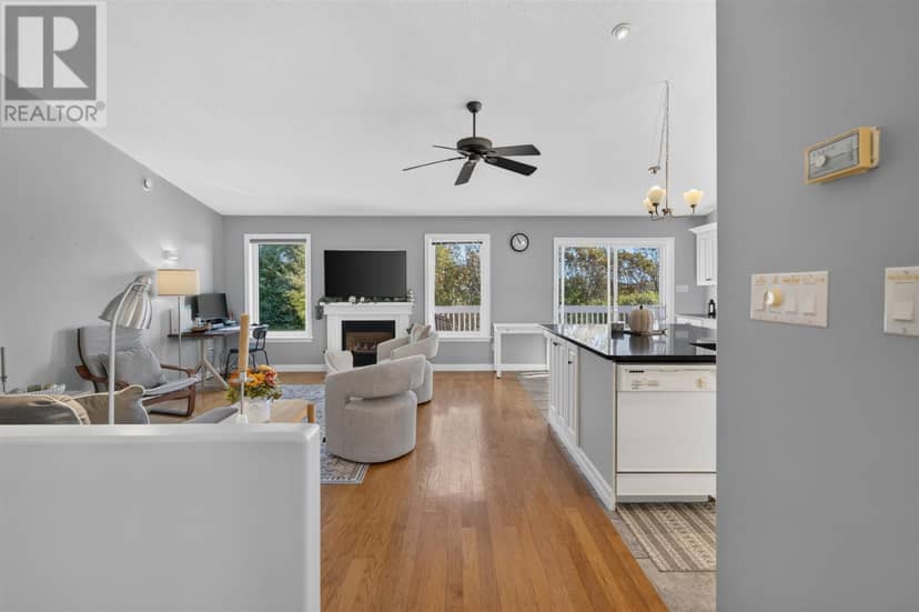 164 Crozier Drive — photo 10 of 40
