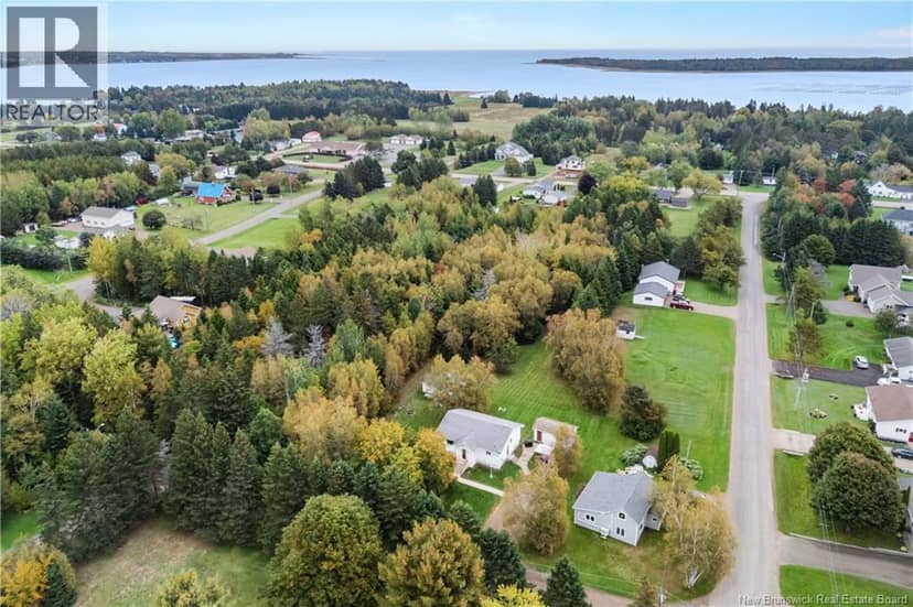 3 Chemin Gueguen Street, Shediac Bridge, photo 2