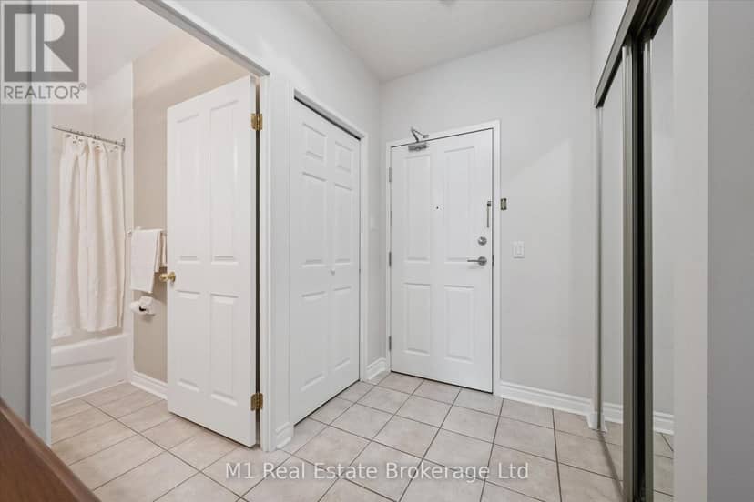 207 - 60 Wyndham Street S — photo 13 of 40