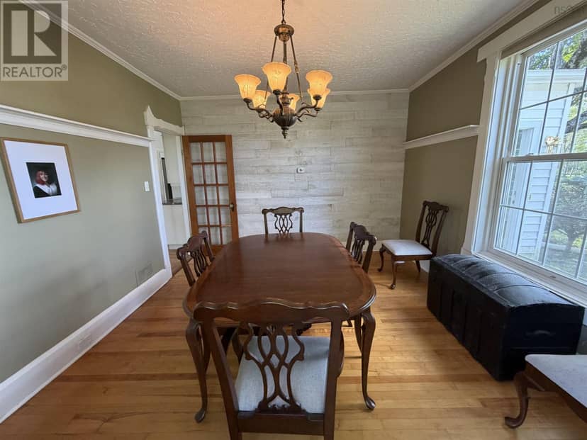 392 Onslow Road — photo 17 of 32