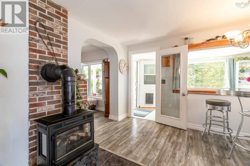 608 Granville Road — photo 16 of 40