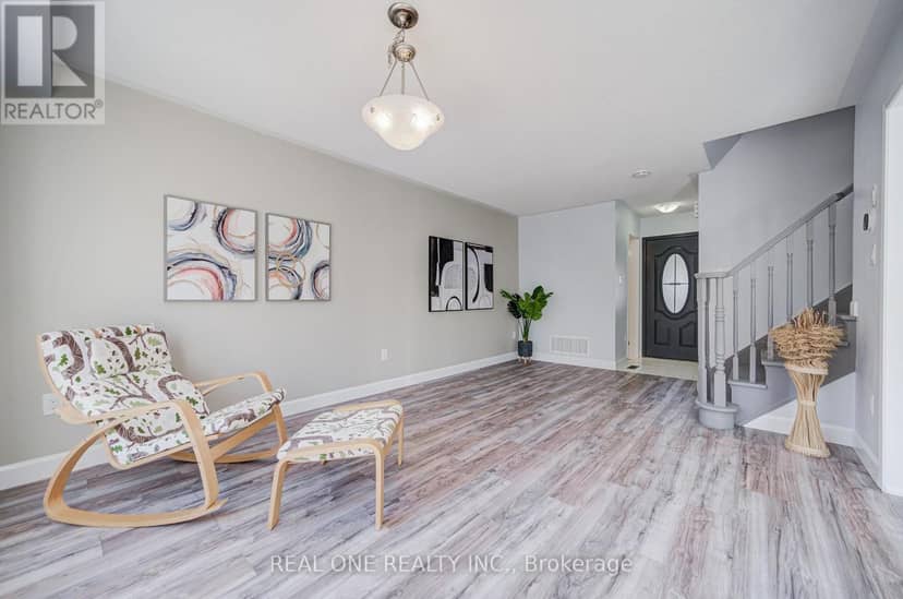 266 Woodley Crescent — photo 16 of 40
