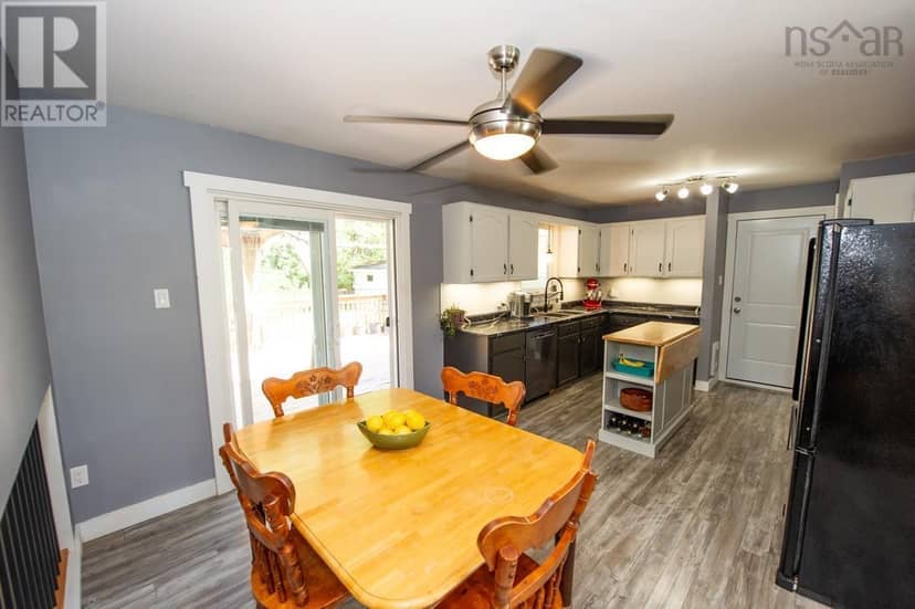 46 Franklin Drive — photo 12 of 40