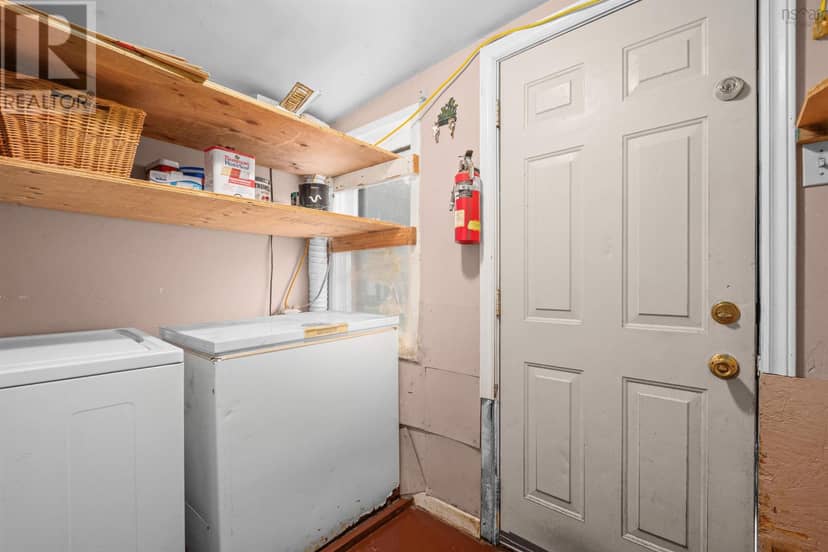2455 Gladstone Street — photo 14 of 40