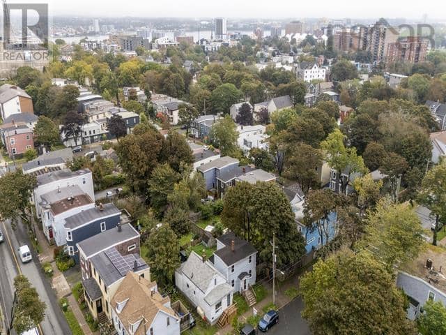 2455 Gladstone Street — photo 35 of 40