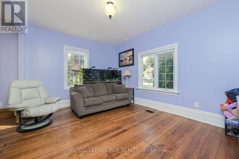 103 Amaranth St E — photo 11 of 38