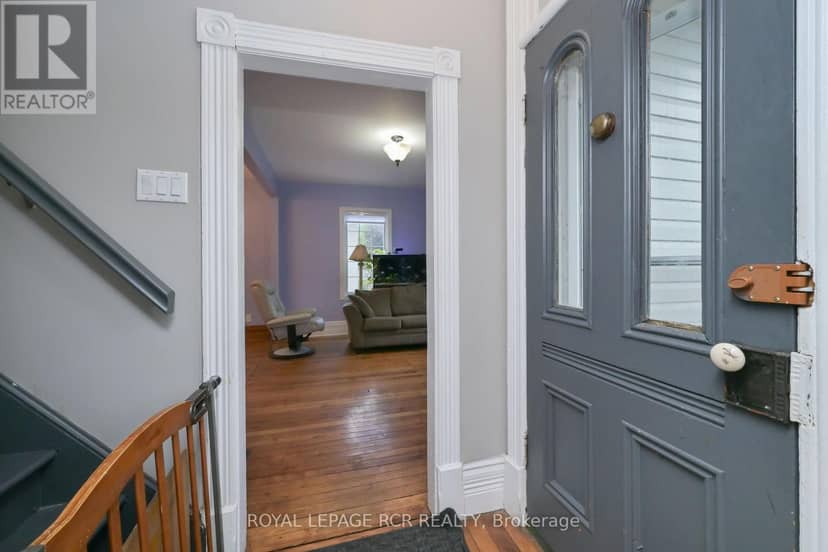 103 Amaranth St E — photo 3 of 38