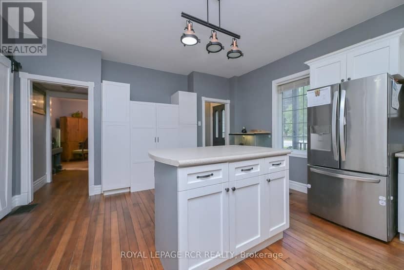 103 Amaranth St E — photo 6 of 38
