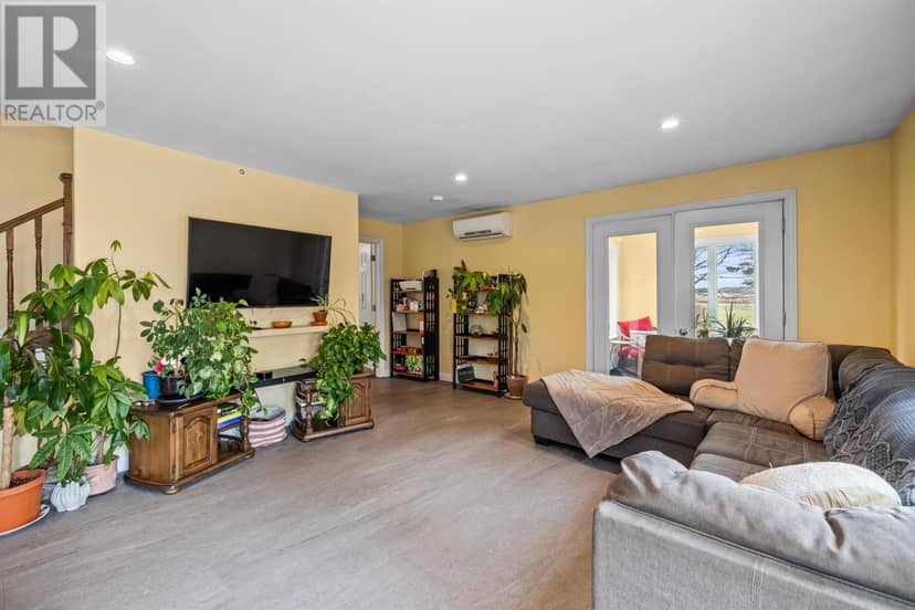 16 Levine Lane — photo 20 of 40